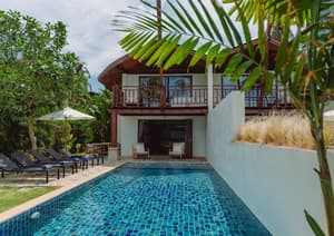 thumbnail: Front of property