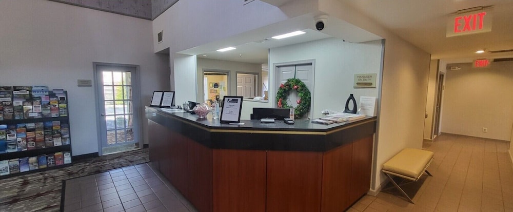 Check-in/check-out kiosk
