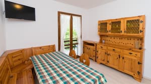 thumbnail: In-room dining