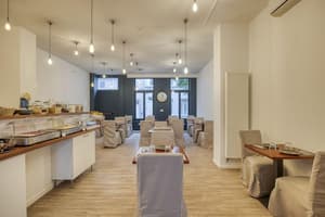 thumbnail: Breakfast area