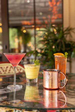thumbnail: Bar (on property)