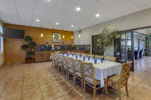 thumbnail: Breakfast area