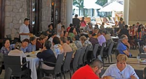 thumbnail: Family dining