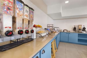 thumbnail: Breakfast area