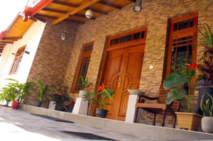 thumbnail: Property entrance