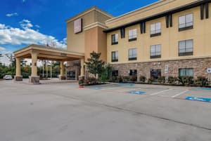 thumbnail: Front of property