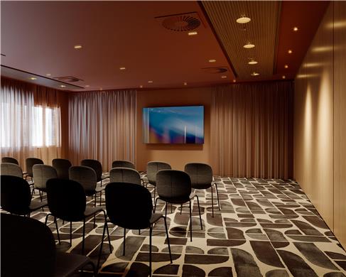 Indoor/Interior,On-Site,Business/Events,Meeting Room,Office,Summer,View fro
