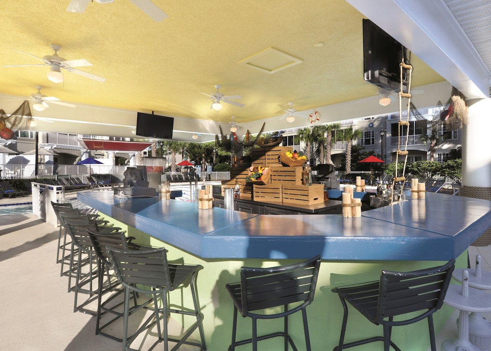 Poolside bar