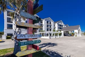 thumbnail: Exterior detail