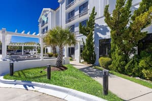 thumbnail: Exterior