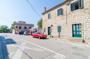 thumbnail: Exterior