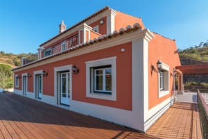 thumbnail: Exterior detail