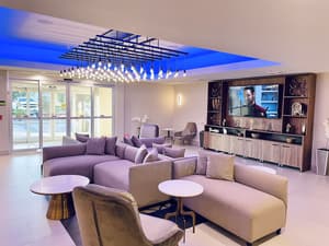thumbnail: Lobby lounge