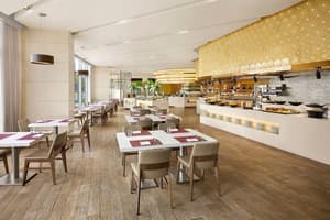 thumbnail: Restaurant