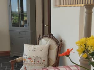 thumbnail: Interior detail