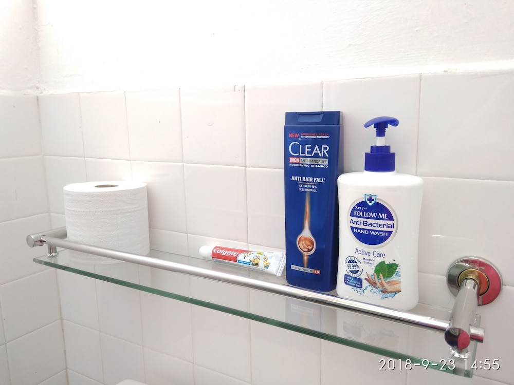 Bathroom amenities