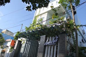 thumbnail: Exterior