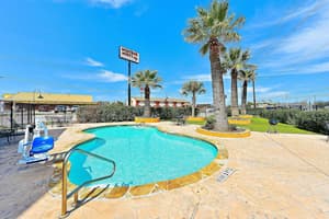 thumbnail: Pool