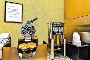 thumbnail: Breakfast area