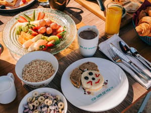thumbnail: Breakfast area