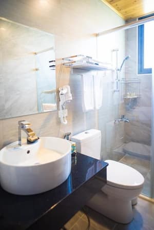 thumbnail: Bathroom shower