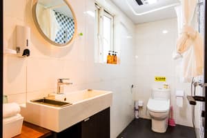 thumbnail: Bathroom