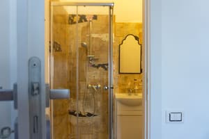 thumbnail: Bathroom shower