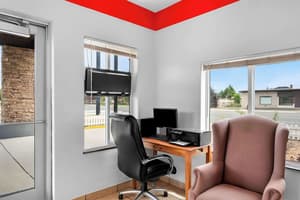 thumbnail: Business center