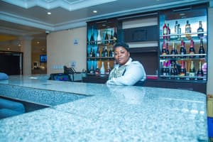 thumbnail: Bar (on property)