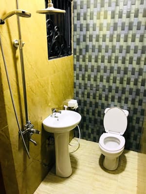 thumbnail: Bathroom shower
