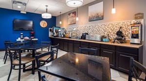 thumbnail: Breakfast area