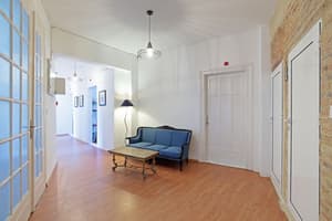 thumbnail: Lobby sitting area