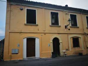 thumbnail: Front of property