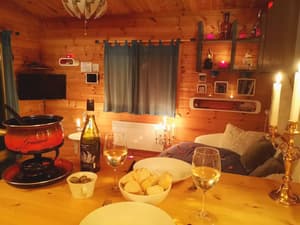 thumbnail: Couples dining