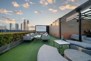 thumbnail: Bar (on property)