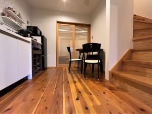 thumbnail: In-room dining