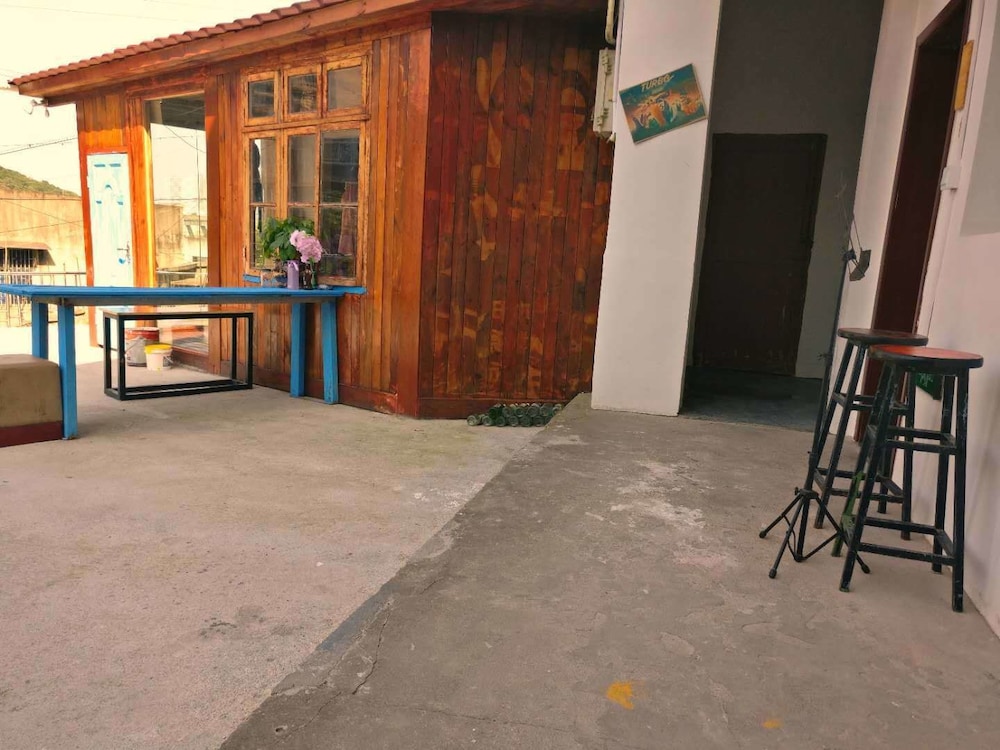 Primary image
