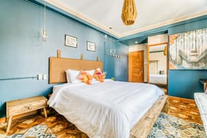 thumbnail: Room
