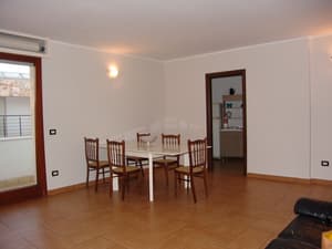 thumbnail: In-room dining