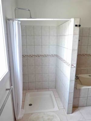 thumbnail: Bathroom shower