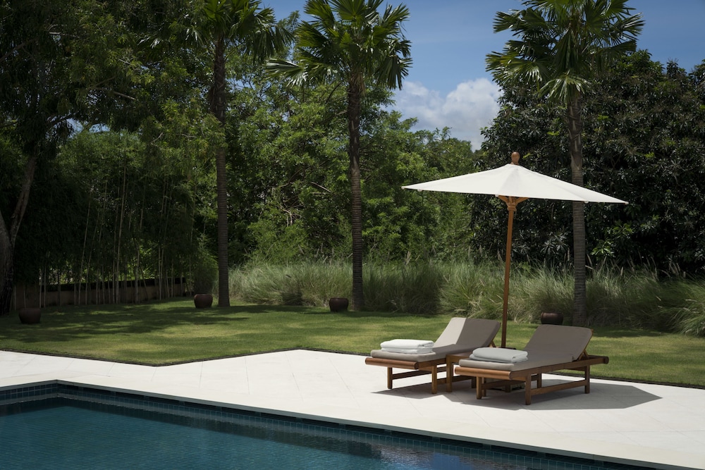 Private pool