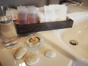 thumbnail: Bathroom amenities