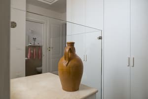 thumbnail: Interior detail