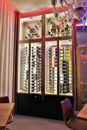 thumbnail: Restaurant