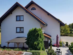 thumbnail: Front of property