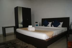 thumbnail: In-room dining