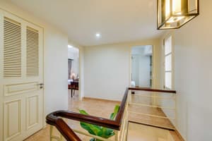 thumbnail: Interior