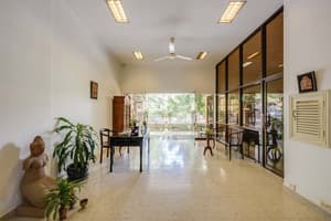 thumbnail: Interior entrance