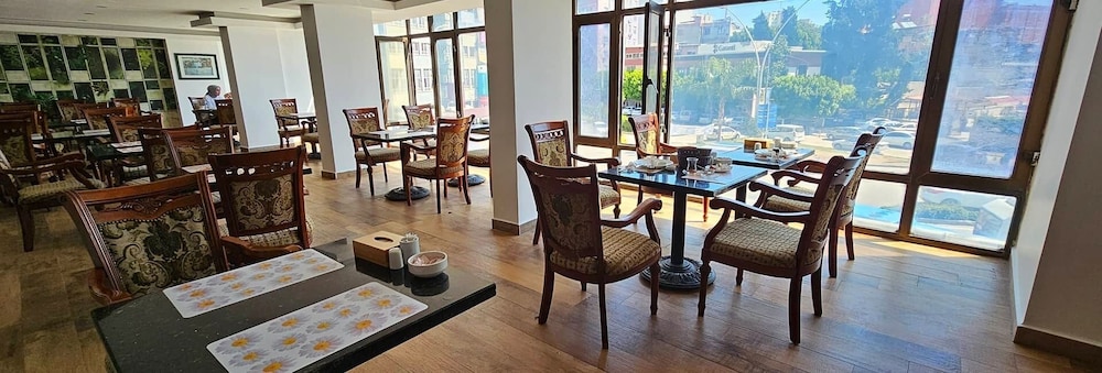 Restaurant-cafeteria