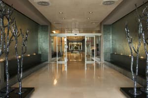 thumbnail: Interior entrance
